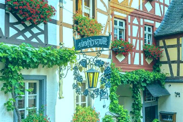 Kinsley, 38 — Escort in Dombuhl, Germany