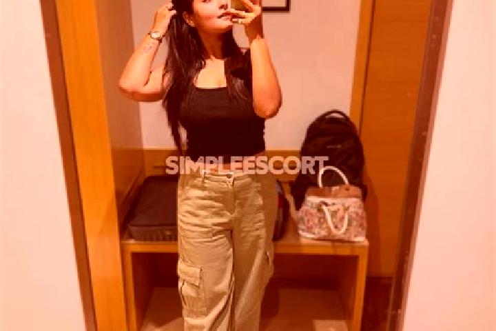 Kinsley, 38 — Escort in Kangra, India