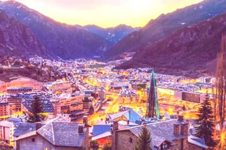 Kinsley, 38 — Escort in les Escaldes, Andorra