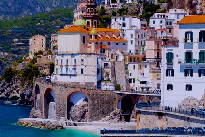 Kinsley, 38 — Escort in Ururi, Italy