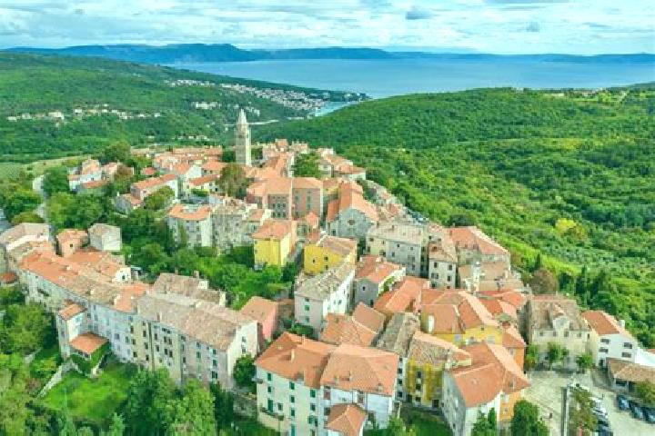 Kinsley, 39 — Escort in Labin, Croatia