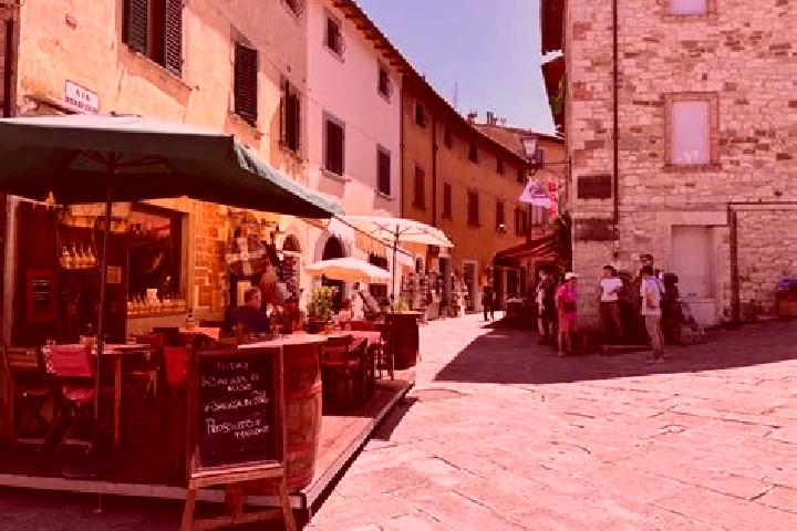Kinsley, 39 — Escort in Strada in Chianti, Italy