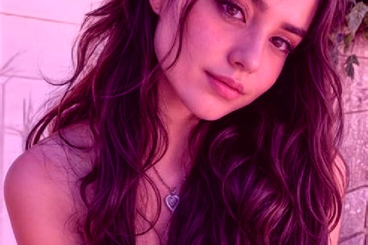 Layla, 20, a auburn brown-eyed middle eastern companion based in Haparanda. Offering CIM, OWO, Couples, 69. Available for incall and outcall, overnight booki...