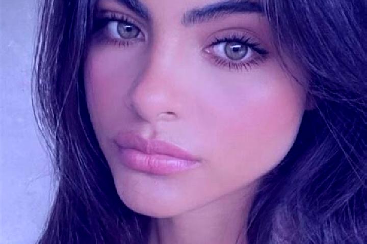 Layla, 20, a brunette green-eyed european companion based in Carna. Offering Deep French Kissing, Dinner Date, Overnight, Girlfriend Experience. Available fo...