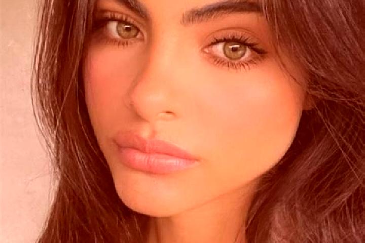 Layla, 20, a brunette green-eyed mediterranean companion based in La Enea. Offering Domination, Duos, A-Level, Couples. Available for incall and outcall, ove...