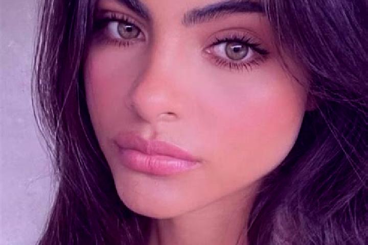 Layla, 20, a chestnut hazel-eyed latina companion based in Al Miftah. Offering CIM, Fetish, Girlfriend Experience, Erotic Massage, Couples. Available for inc...