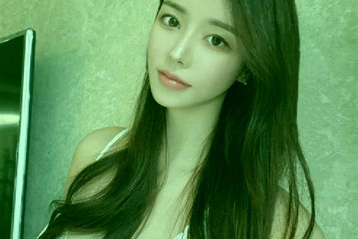 Layla, 20 — Escort in Huangqu, China