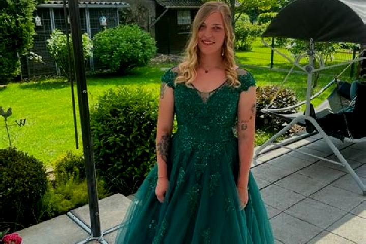 Layla, 20 — Escort in Rath-Anhoven, Germany