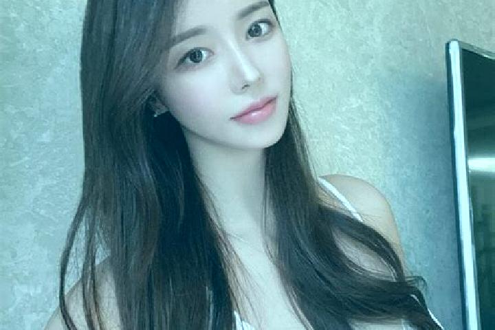 Layla, 20 — Escort in Renhou, China