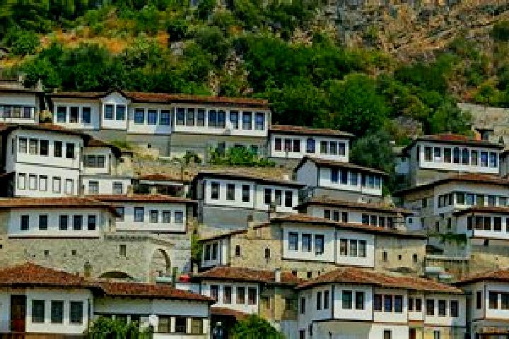 Layla, 20 — Escort in Tunje, Albania