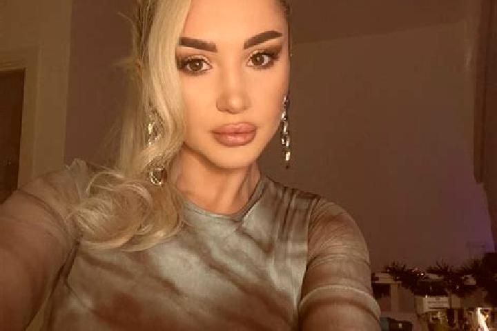 Layla, 21, a blonde grey-eyed middle eastern companion based in Santa Rita do Trivelato. Offering Tantra, OWO, Fetish, Travel Companion, GFE. Available for i...