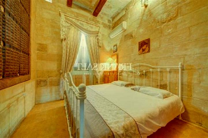 Layla, 21 — Escort in Cospicua, Malta