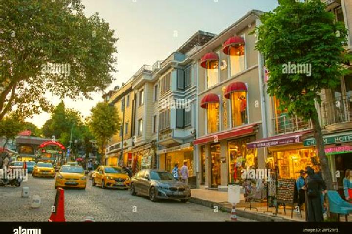 Layla, 21 — Escort in Kirklar Mahallesi, Turkey