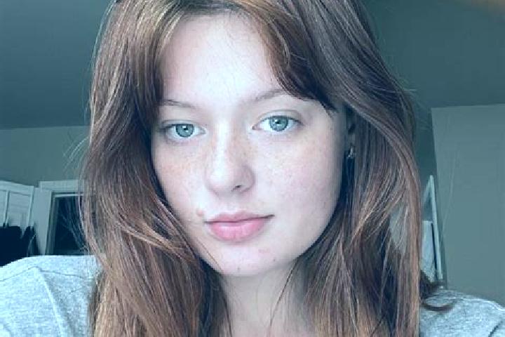 Layla, 22, a auburn amber-eyed indian companion based in Teple. Offering A-Level, Duos. Available for incall and outcall, day and evening dates.