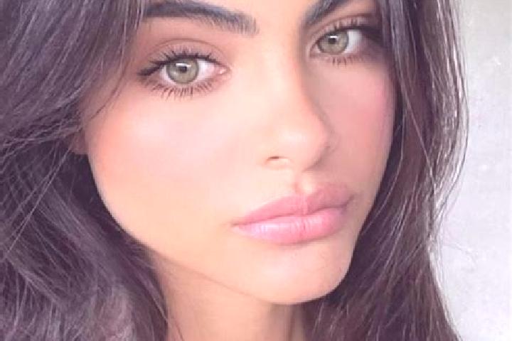 Layla, 22, a brunette green-eyed european companion based in Llefia. Offering OWO, 69, Massage. Available for incall and outcall, day and evening dates.