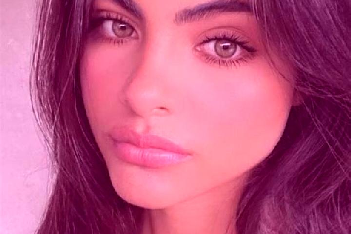 Layla, 22, a brunette grey-eyed indian companion based in Susca. Offering A-Level, Striptease, Duos, GFE. Available for incall and outcall, overnight booking...
