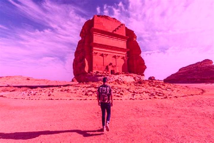 Layla, 22 — Escort in Al Munayzilah, Saudi Arabia