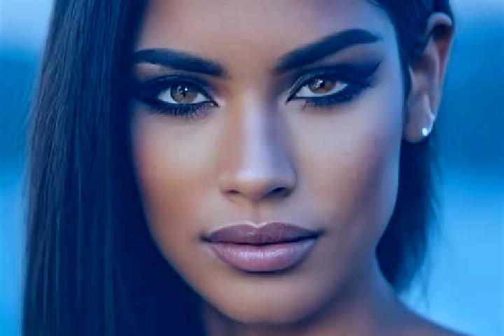 Layla, 23, a brunette amber-eyed latina companion based in Baobe. Offering A-Level, OWO, Couples, Massage, 69. Available for incall and outcall, overnight bo...