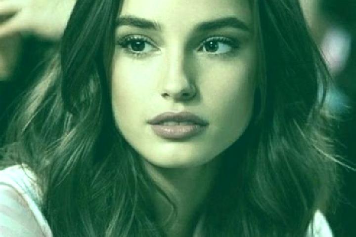 Layla, 23, a brunette brown-eyed slavic companion based in Esperanza. Offering Erotic Massage, Couples, Fetish, 69, CIM. Available for incall and outcall, ov...