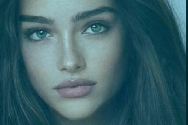 Layla, 23, a chestnut grey-eyed caucasian companion based in Toszek. Offering Erotic Massage, Travel Companion, CIM. Available for incall and outcall, overni...