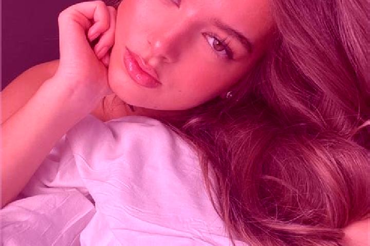Layla, 23, a chestnut hazel-eyed asian companion based in Rampachodavaram. Offering Erotic Massage, Travel Companion, Party Girl, Deep French Kissing. Availa...