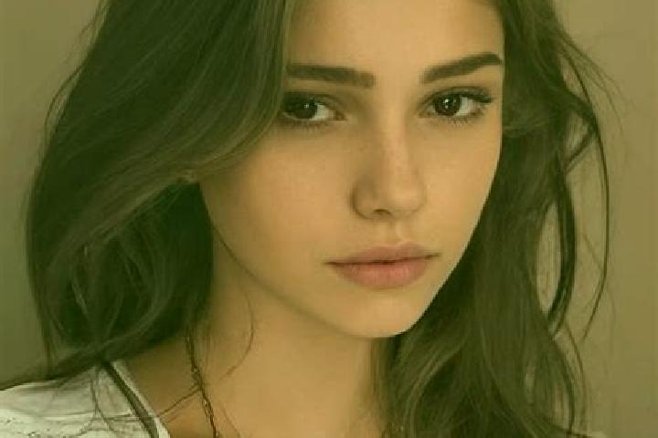 Layla, 23, a chestnut hazel-eyed slavic companion based in Zhonggongmiao. Offering BDSM, Dinner Date, Prostate Massage. Available for incall and outcall, day...