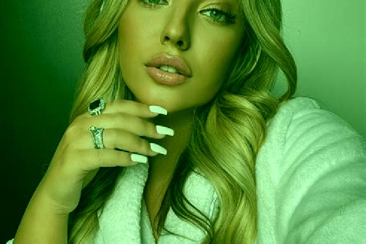 Layla, 23 — Escort in Dofa, Indonesia