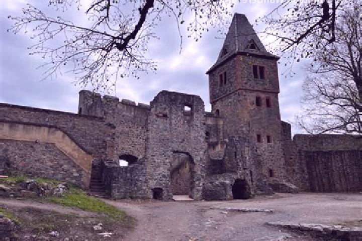 Layla, 23 — Escort in Frankenstein, Germany