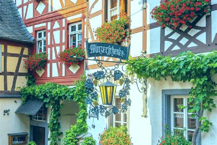 Layla, 23 — Escort in Grosspaschleben, Germany