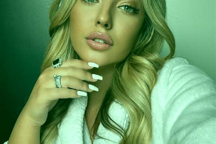 Layla, 23 — Escort in Hassleben, Germany