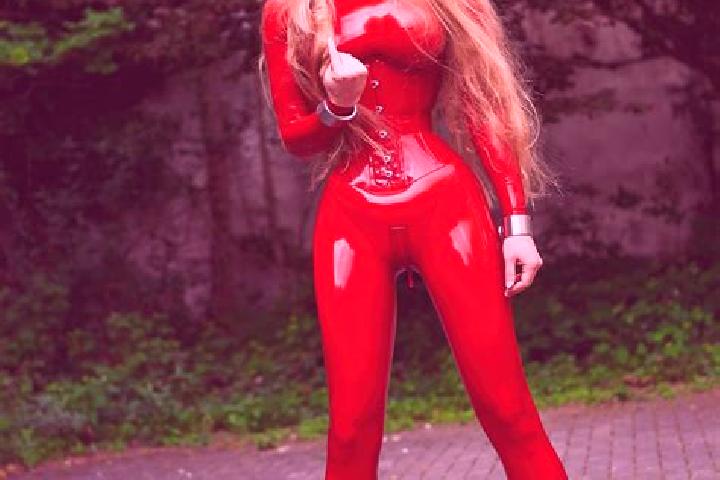 Layla, 23 — Escort in Plenita, Romania