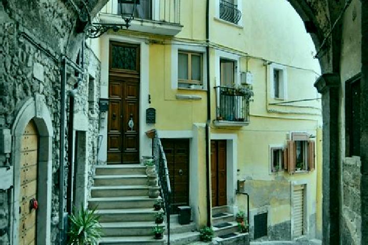 Layla, 23 — Escort in Pratola Serra, Italy
