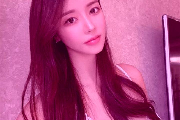 Layla, 23 — Escort in Xiaoxita, China