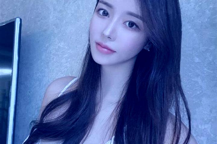 Layla, 23 — Escort in Yangfanglin, China