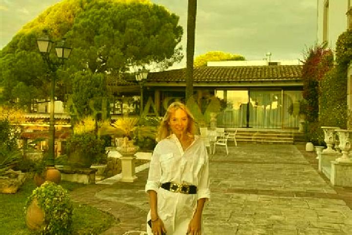 Layla, 24, a blonde dark-eyed mediterranean companion based in Venetico Superiore. Offering 69, BDSM, Erotic Massage. Available for incall and outcall, overn...