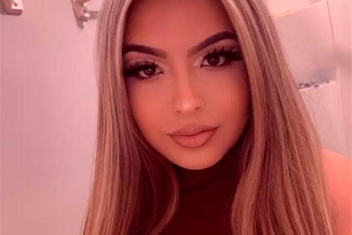 Layla, 24, a blonde grey-eyed latina companion based in Marisfeld. Offering Duos, 69, Roleplay, Tantra. Available for incall and outcall, overnight bookings ...