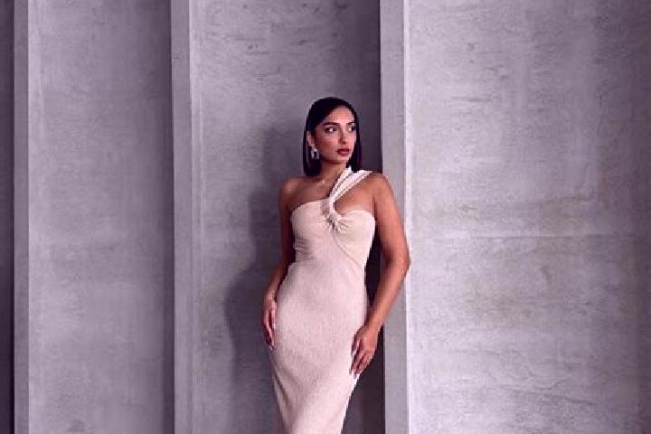 Layla, 24 — Escort in Ekince, Turkey