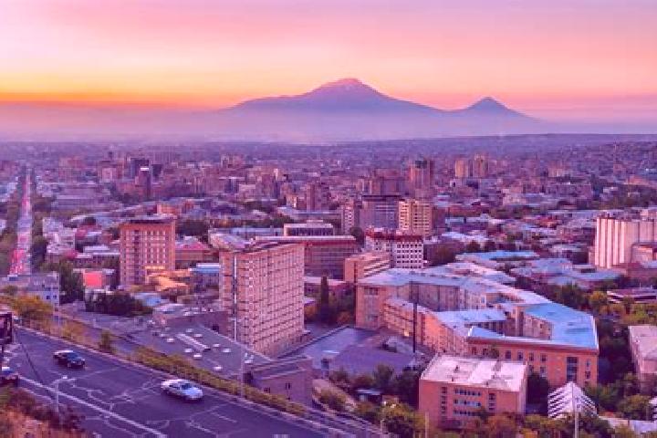 Layla, 24 — Escort in Mrgashen, Armenia
