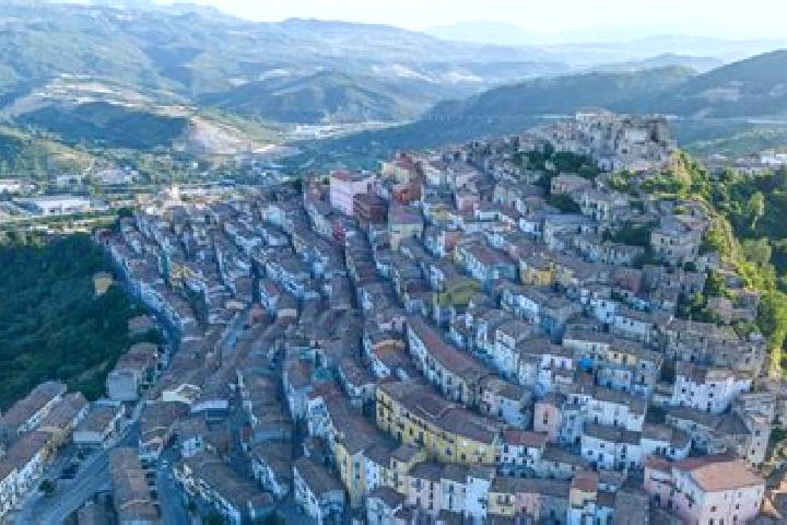 Layla, 24 — Escort in Nuova Conza della Campania, Italy