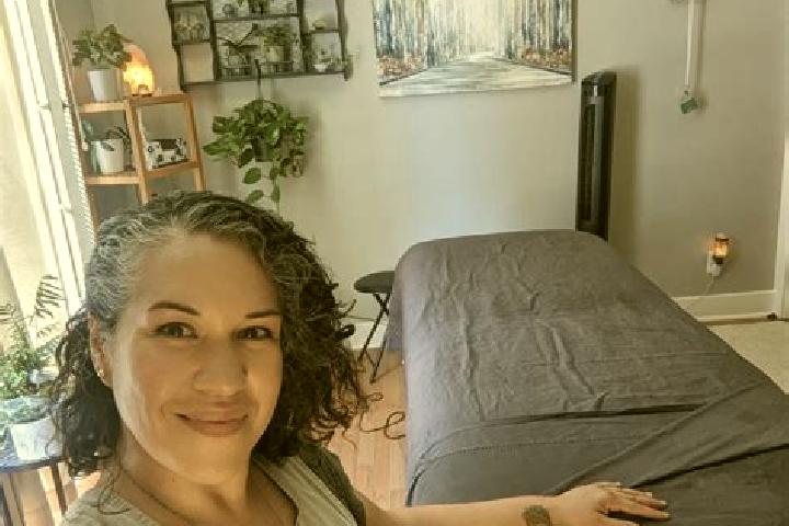 Layla, 25, a auburn amber-eyed ebony companion based in Monteleone di Fermo. Offering OWO, Dinner Date, Massage, CIM. Available for incall and outcall, day a...