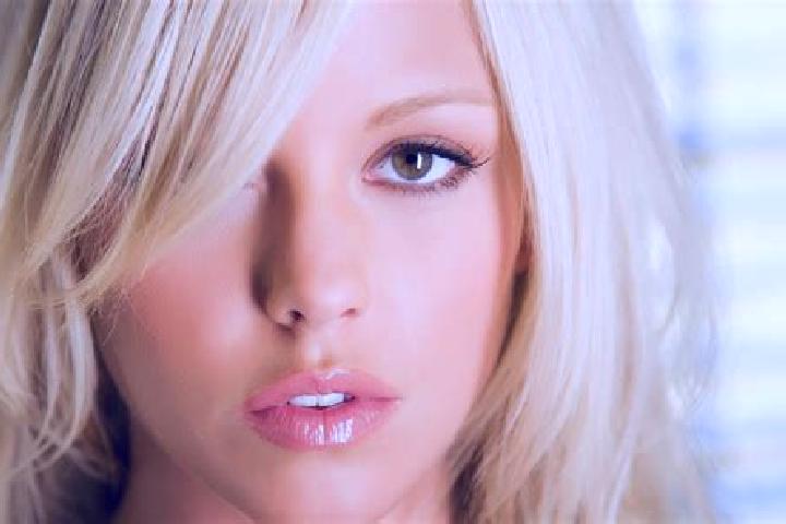 Layla, 25, a blonde brown-eyed asian companion based in Chemere. Offering Dinner Date, Striptease, A-Level, Massage. Available for incall and outcall, day an...