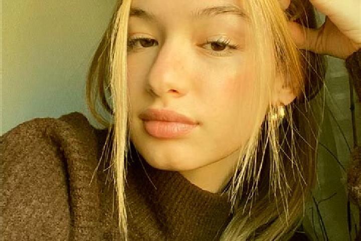 Layla, 25, a blonde brown-eyed mixed companion based in Szikszo. Offering Roleplay, Deep French Kissing, OWO, Prostate Massage. Available for incall and outc...