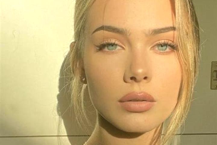 Layla, 25, a blonde grey-eyed european companion based in Badrah. Offering Overnight, Striptease, Travel Companion, A-Level. Available for incall and outcall...