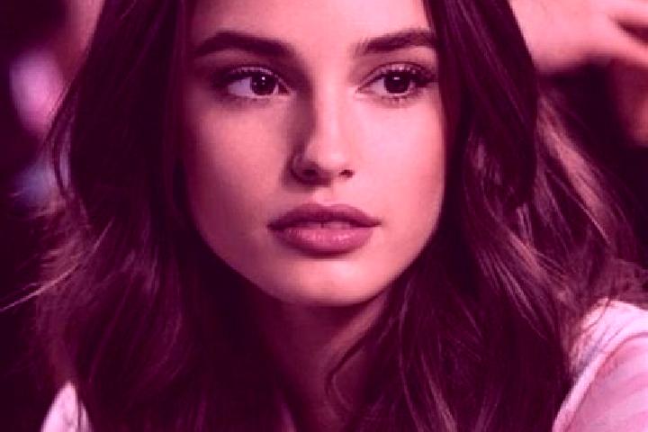 Layla, 25, a brunette brown-eyed middle eastern companion based in Castel Condino. Offering Prostate Massage, Couples, Duos, CIM, Erotic Massage. Available f...