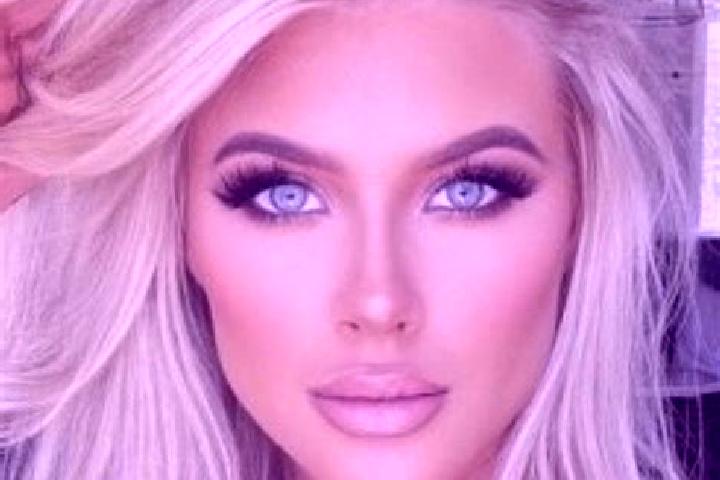 Layla, 25, a platinum blonde brown-eyed latina companion based in Frechilla. Offering OWO, Deep French Kissing, Domination, Dinner Date. Available for incall...