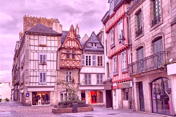 Layla, 25 — Escort in La Cornuaille, France