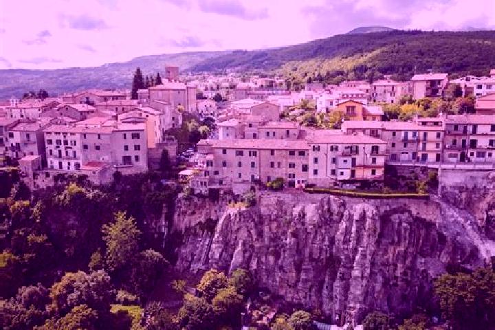 Layla, 25 — Escort in La Fiora, Italy