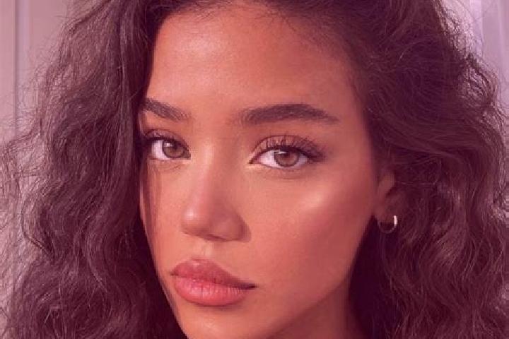Layla, 26, a black brown-eyed asian companion based in Bareng. Offering Duos, OWO, Travel Companion. Available for incall and outcall, overnight bookings ava...
