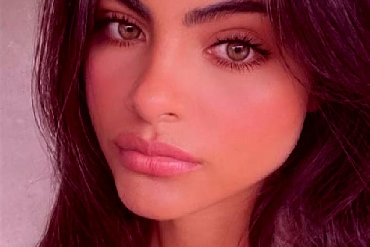 Layla, 26, a black hazel-eyed european companion based in Leuwihalang. Offering Erotic Massage, Prostate Massage. Available for incall and outcall, overnight...