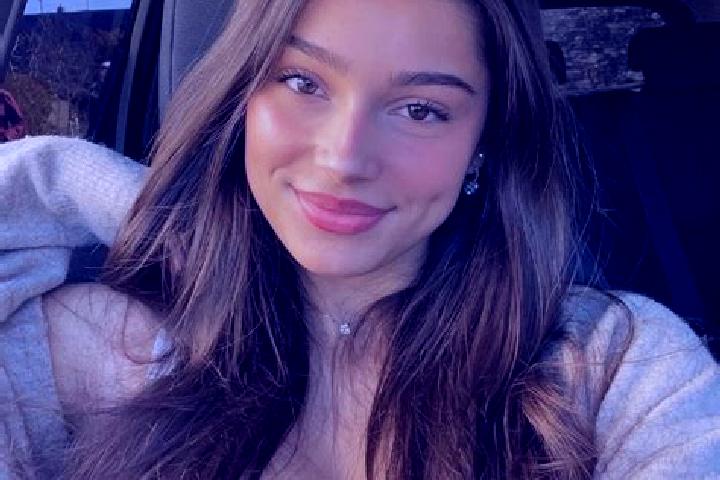 Layla, 26, a brunette blue-eyed mixed companion based in Mosfellsbaer. Offering Striptease, Couples, Prostate Massage, Travel Companion, Domination. Availabl...